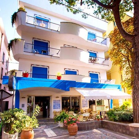 Hotel Adria B&B - Colazione Fino Alle 12 Misano Adriatico Exteriör bild
