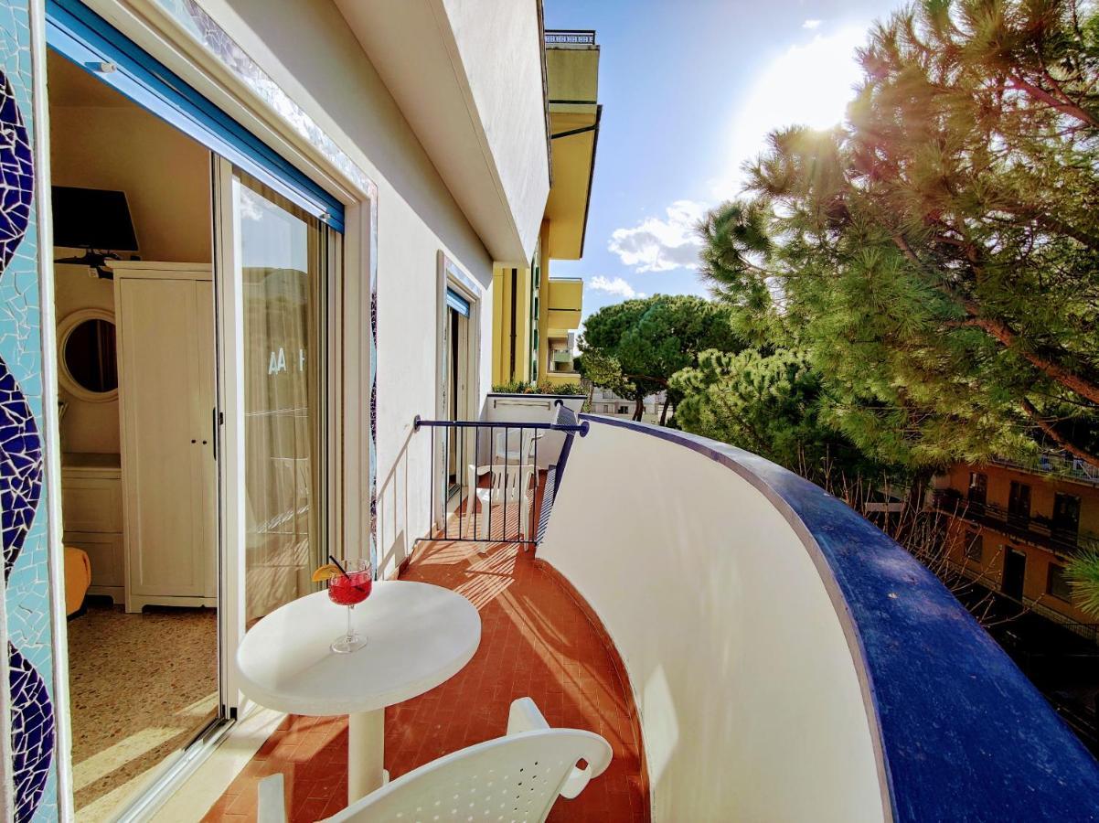 Hotel Adria B&B - Colazione Fino Alle 12 Misano Adriatico Exteriör bild