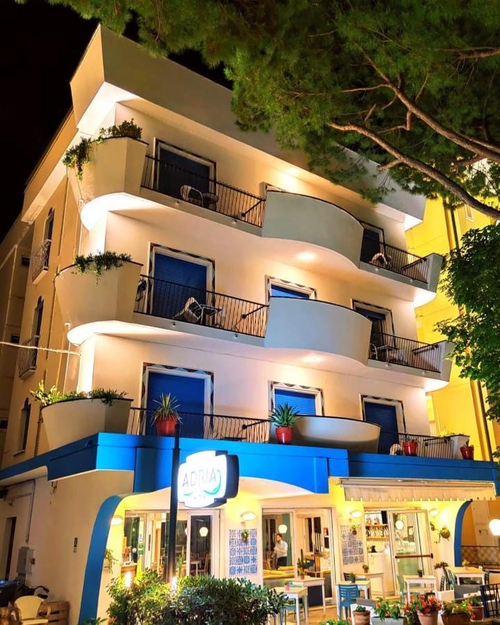 Hotel Adria B&B - Colazione Fino Alle 12 Misano Adriatico Exteriör bild