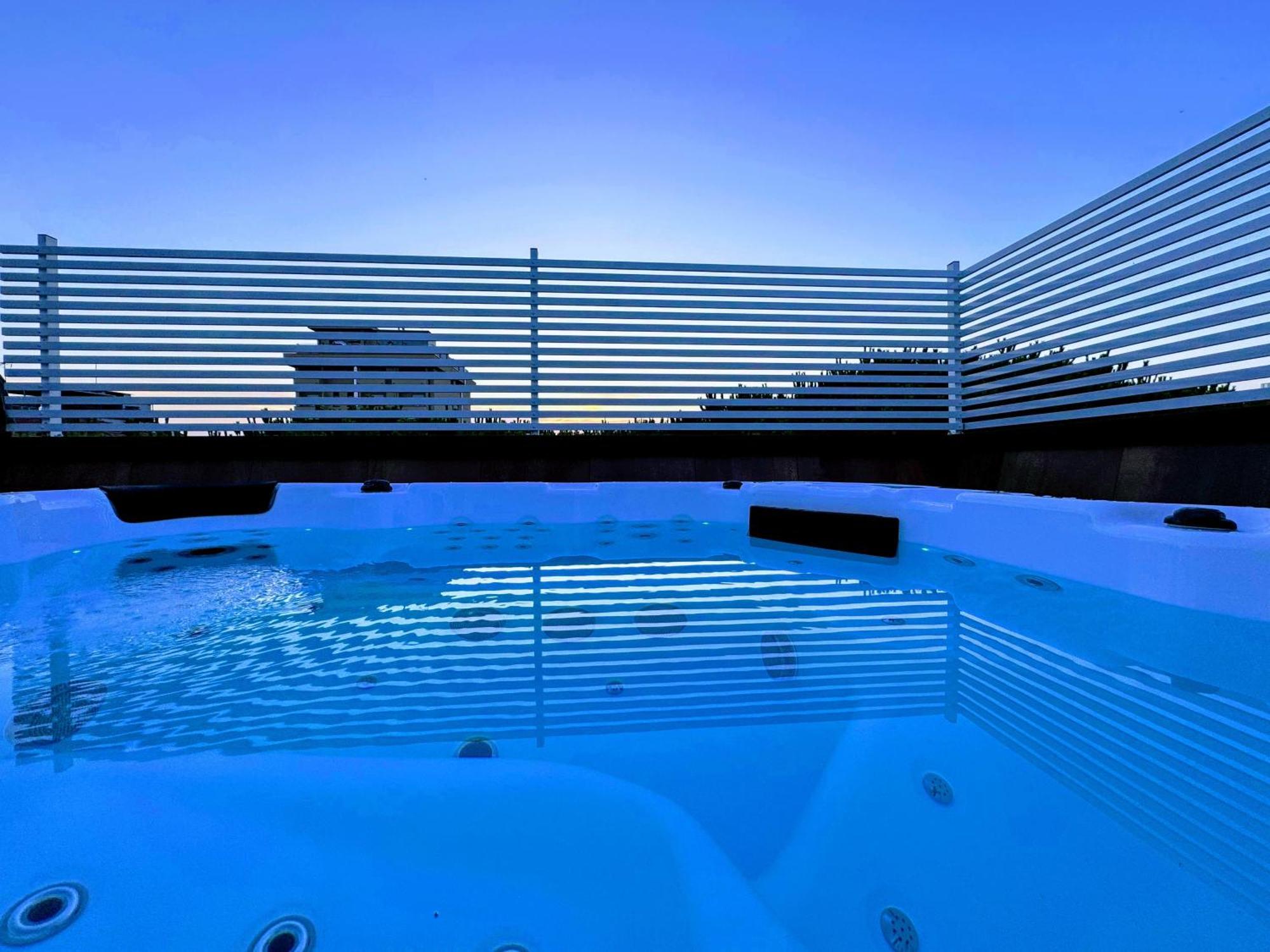Hotel Adria B&B - Colazione Fino Alle 12 Misano Adriatico Exteriör bild