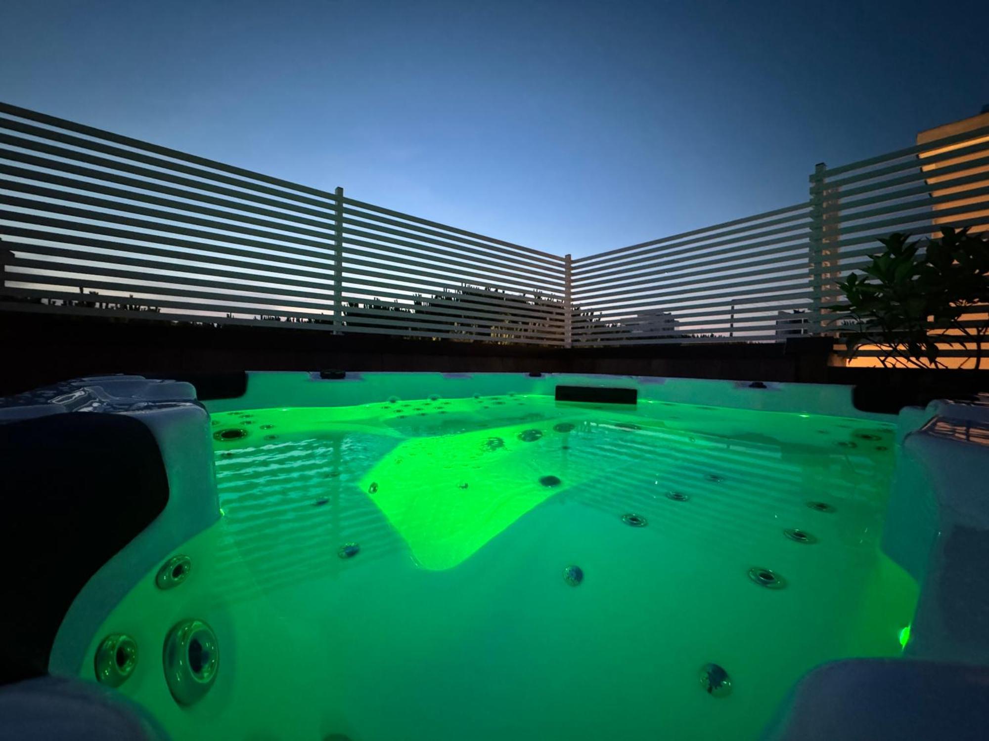 Hotel Adria B&B - Colazione Fino Alle 12 Misano Adriatico Exteriör bild